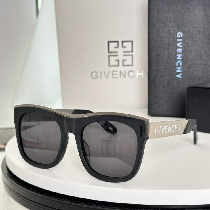 Picture of Givenchy Sunglasses _SKUfw71071277fw